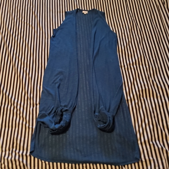 Small Blue LuLaRoe Joy - Picture 1 of 4